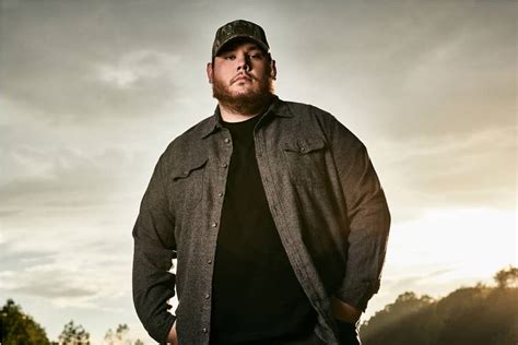 Country star Luke Combs is a high.